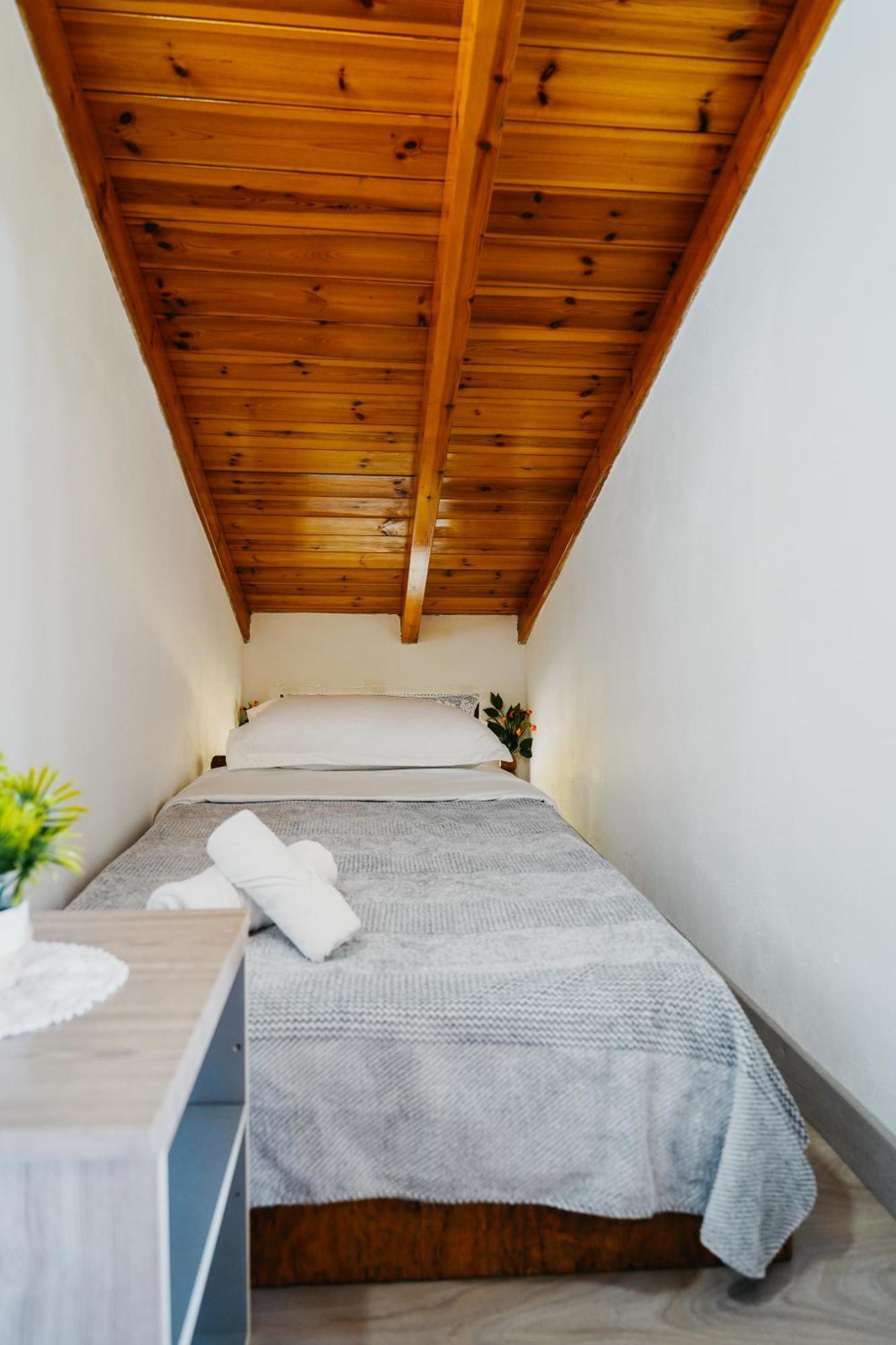 Bujtina Anlu Hotel Nepravishte Ngoại thất bức ảnh