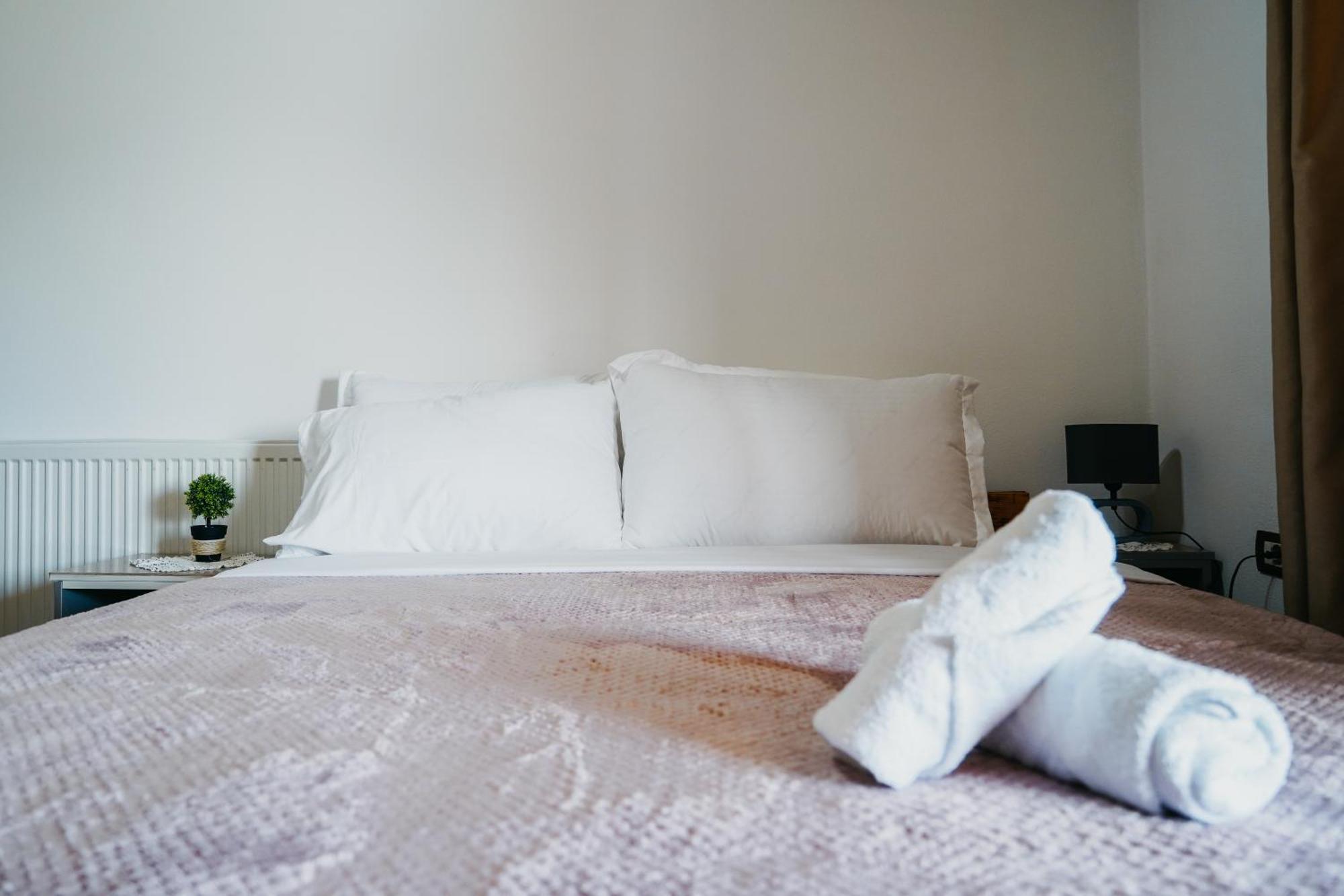 Bujtina Anlu Hotel Nepravishte Ngoại thất bức ảnh