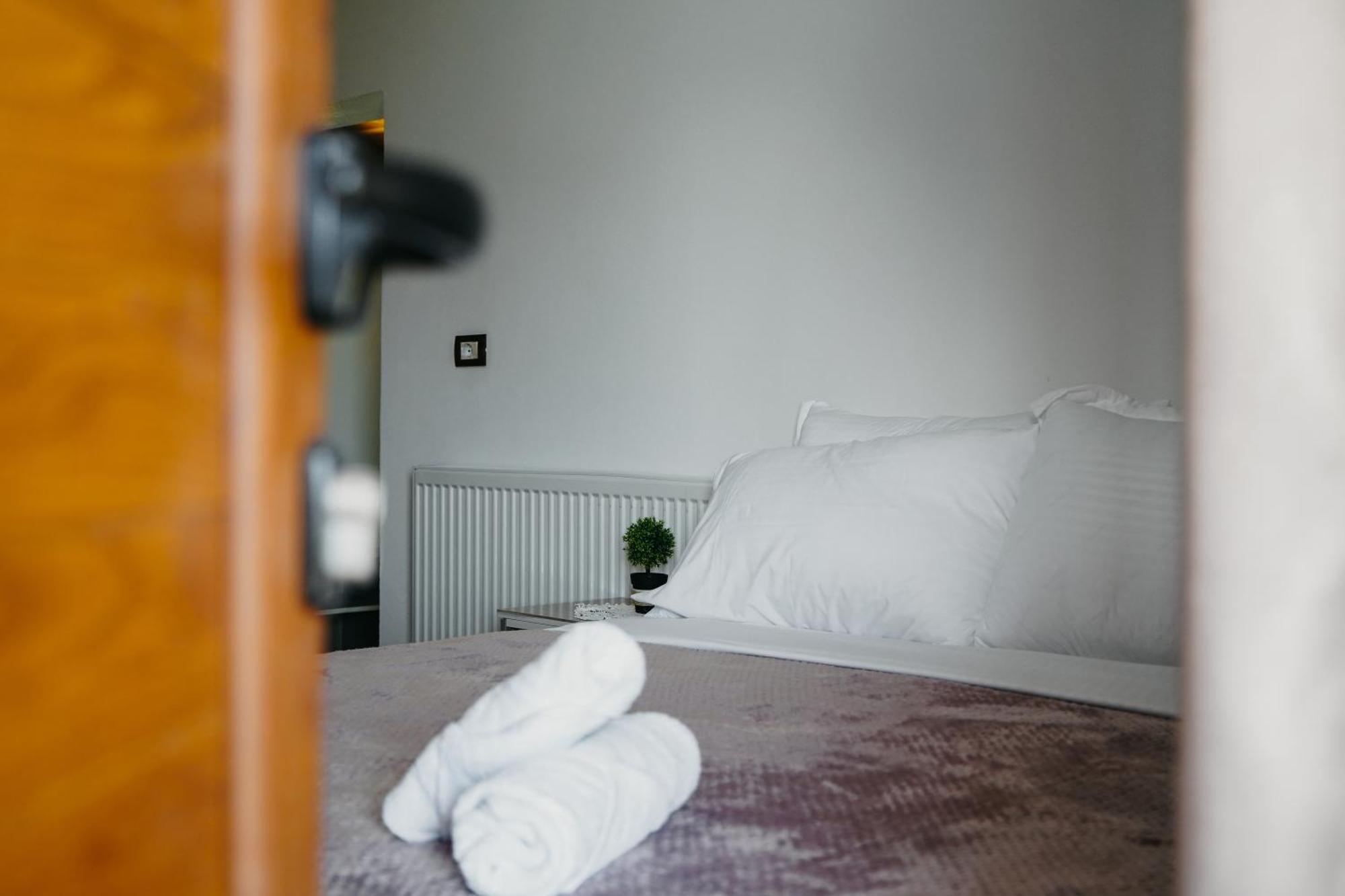 Bujtina Anlu Hotel Nepravishte Ngoại thất bức ảnh