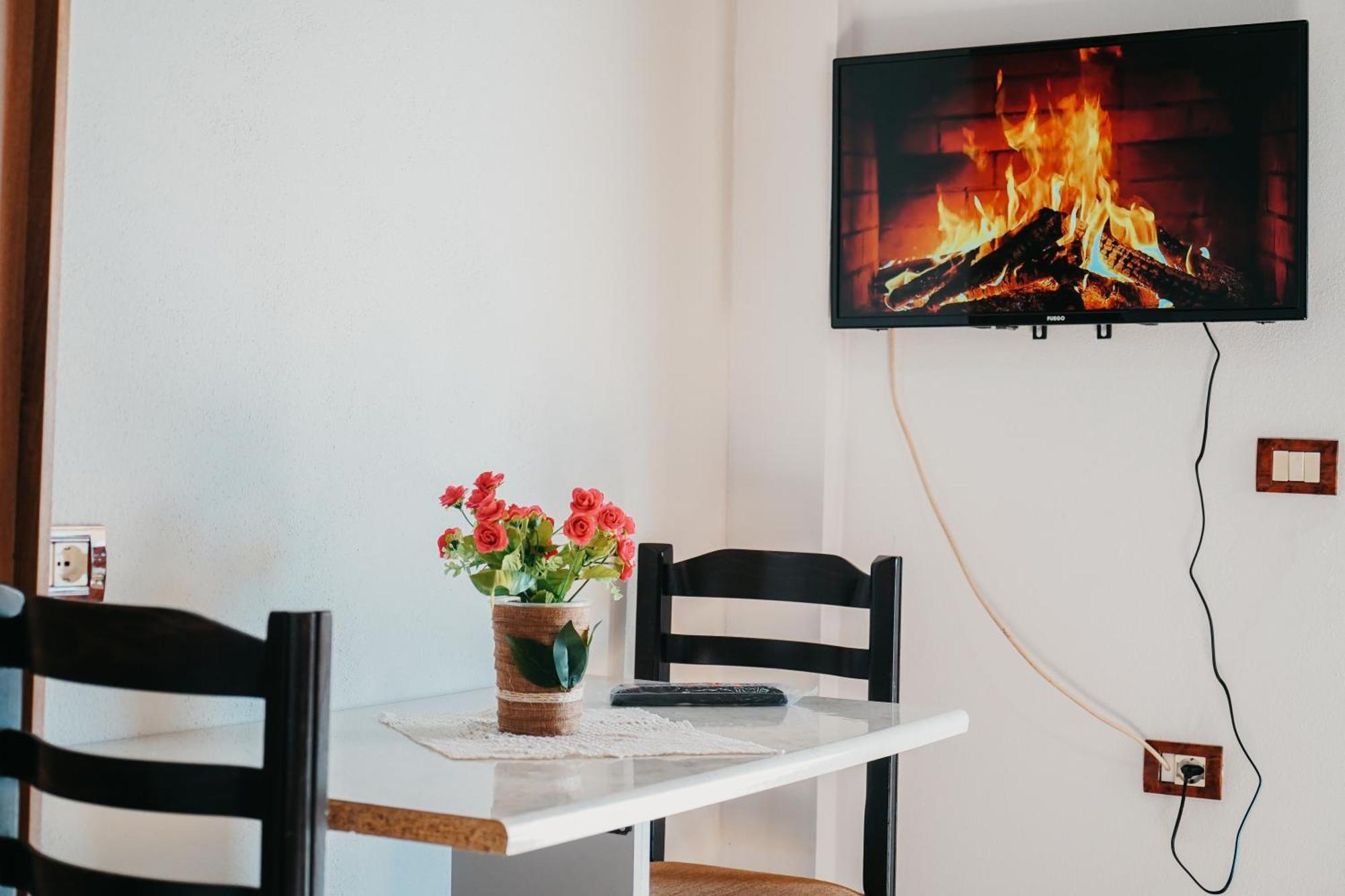 Bujtina Anlu Hotel Nepravishte Ngoại thất bức ảnh