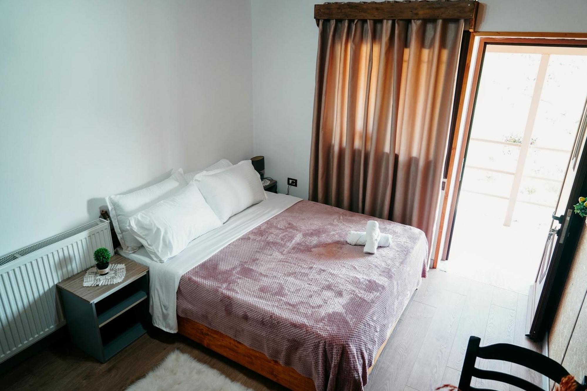 Bujtina Anlu Hotel Nepravishte Ngoại thất bức ảnh