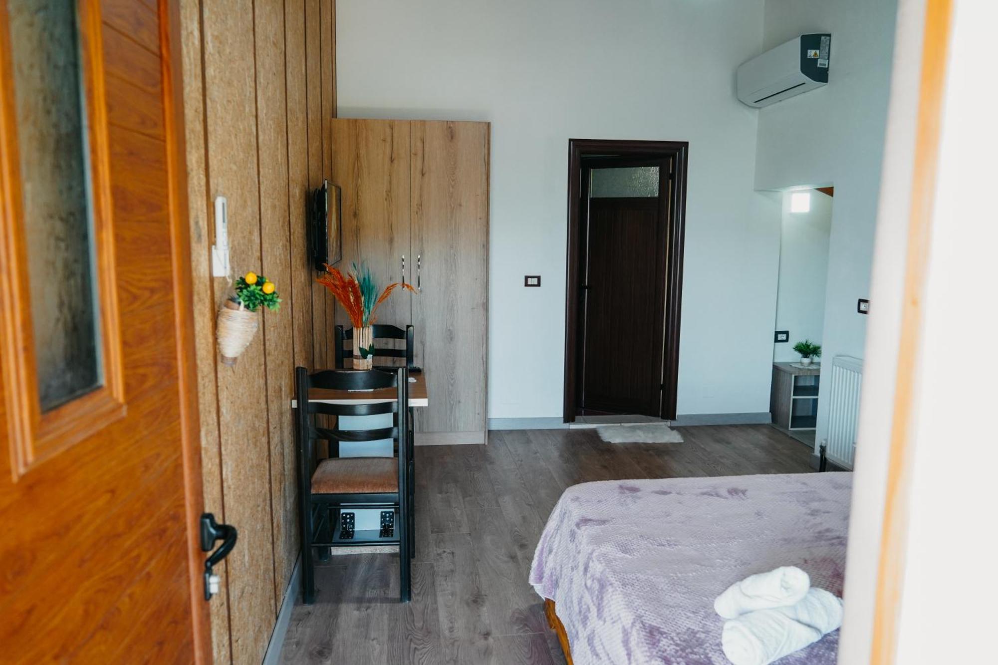 Bujtina Anlu Hotel Nepravishte Ngoại thất bức ảnh