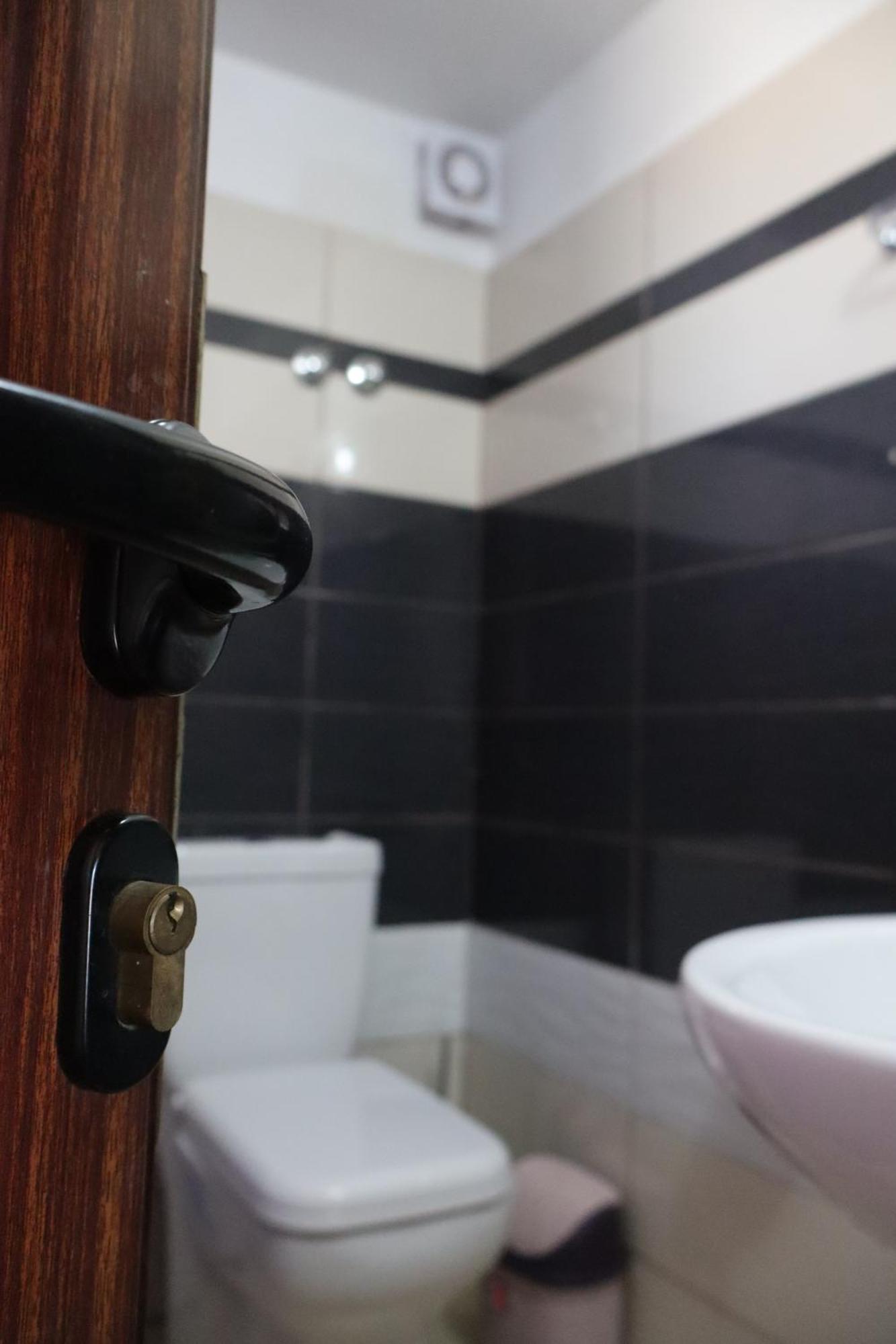 Bujtina Anlu Hotel Nepravishte Ngoại thất bức ảnh