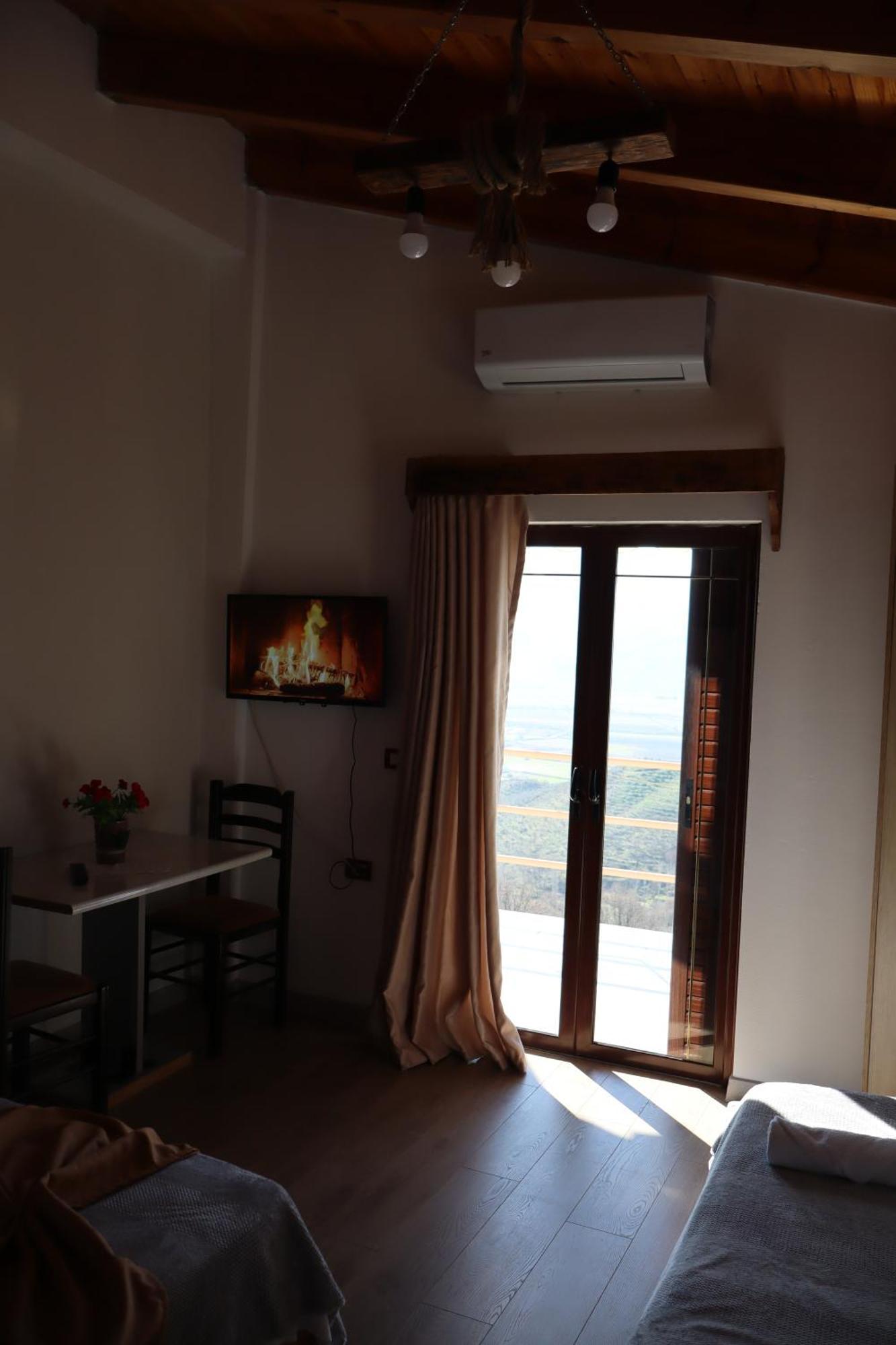 Bujtina Anlu Hotel Nepravishte Ngoại thất bức ảnh