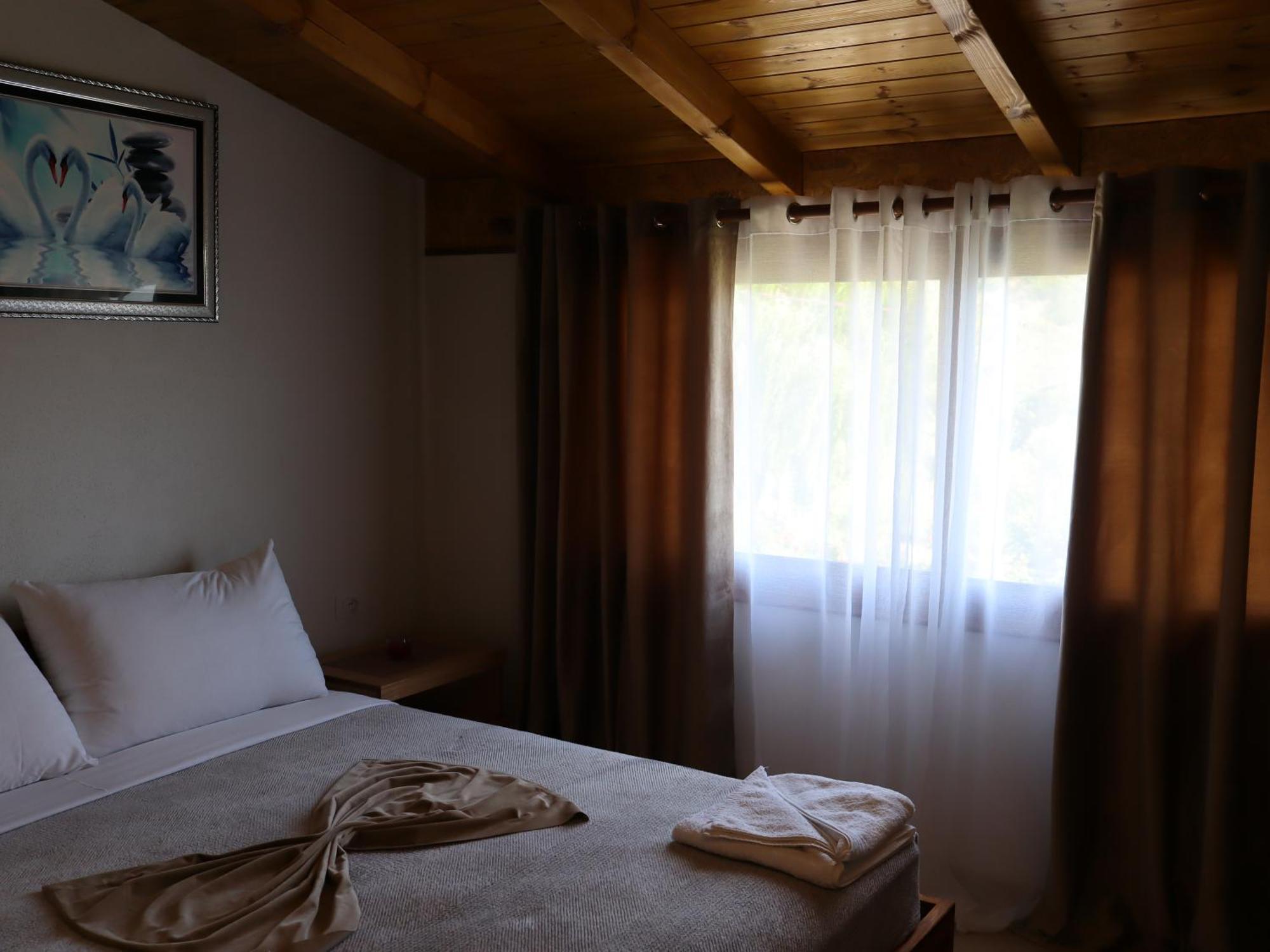Bujtina Anlu Hotel Nepravishte Ngoại thất bức ảnh