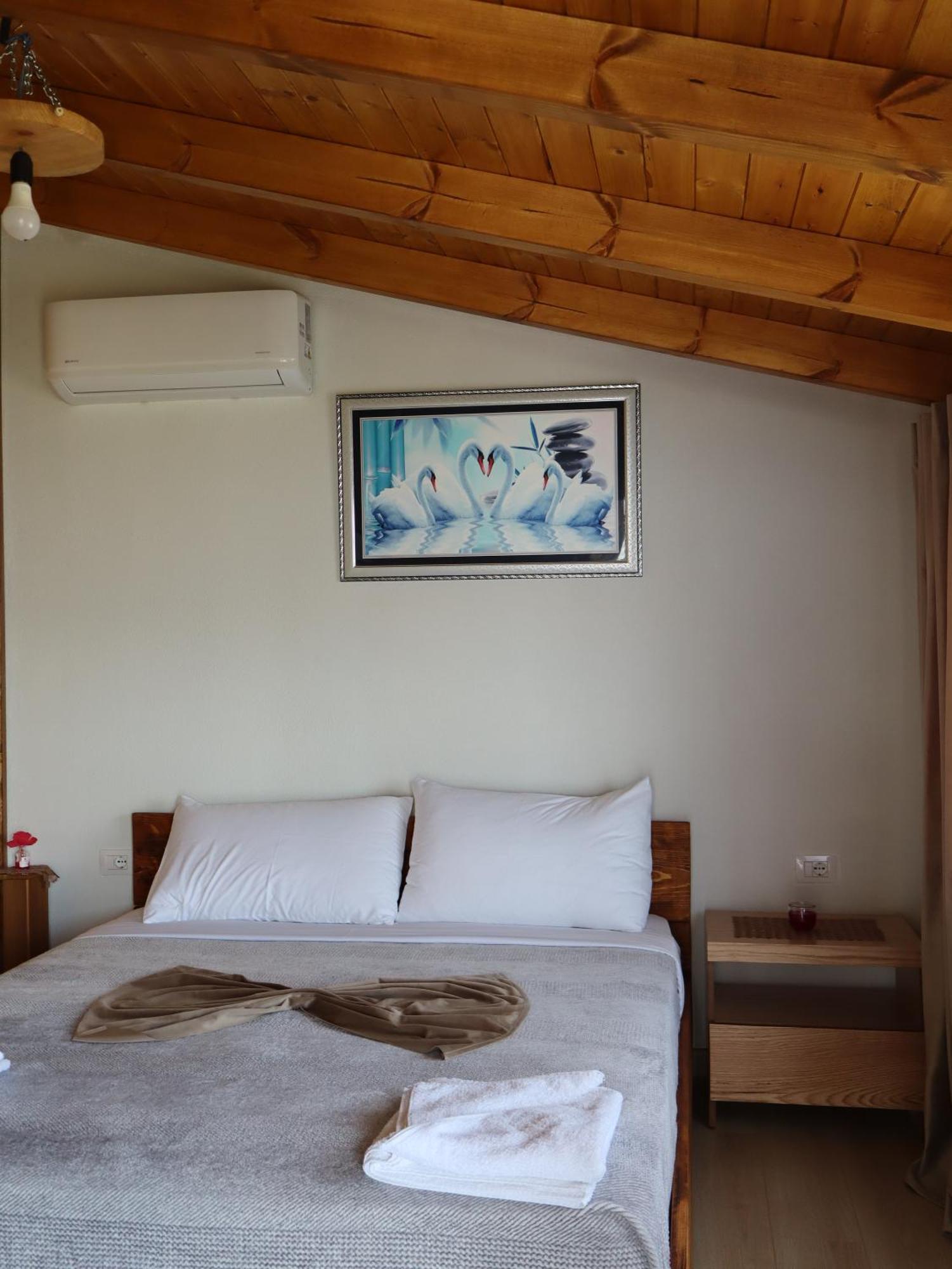 Bujtina Anlu Hotel Nepravishte Ngoại thất bức ảnh