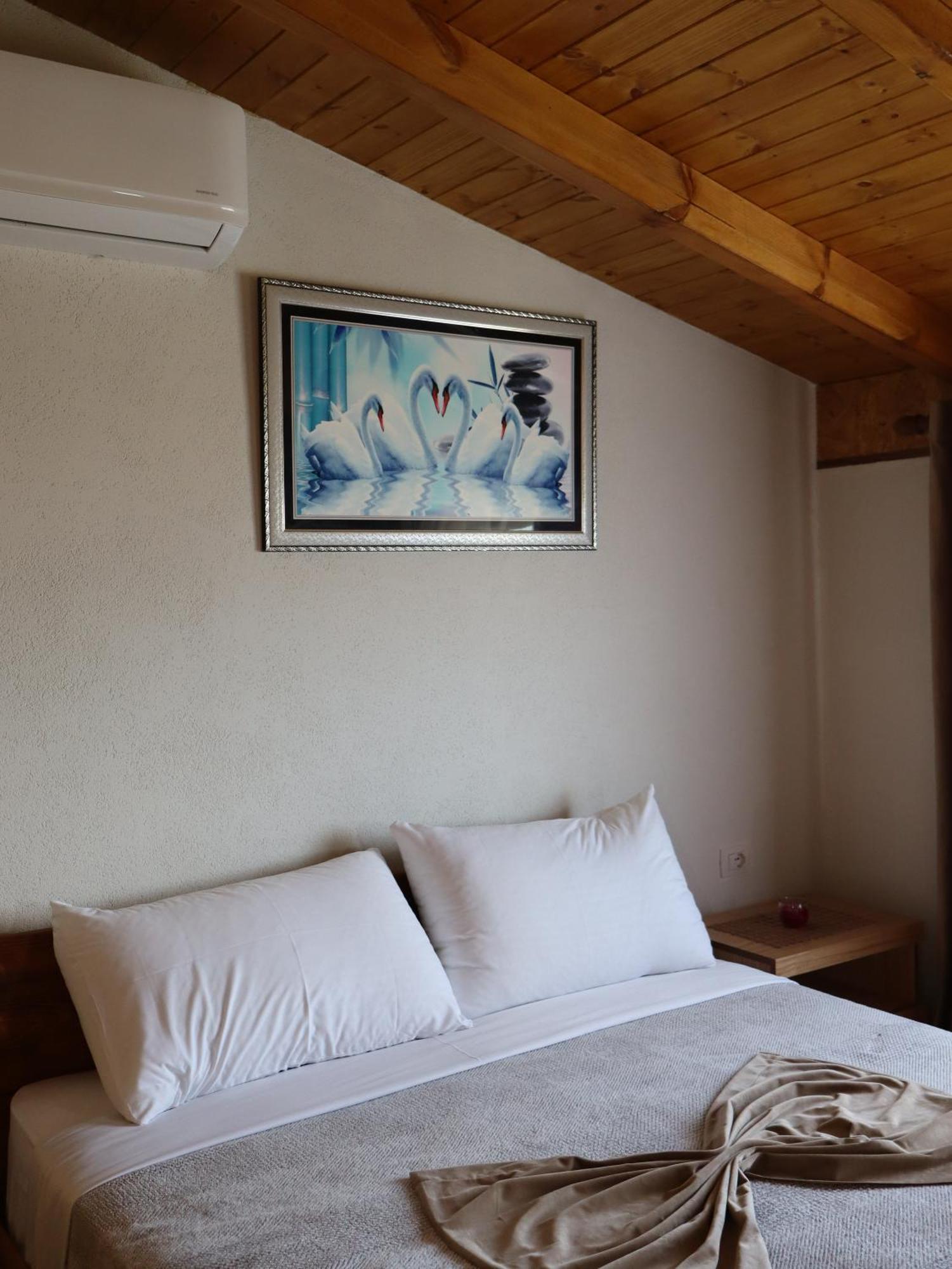 Bujtina Anlu Hotel Nepravishte Ngoại thất bức ảnh